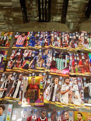 Lote 77 cromos. Adrenalyn Fifa 365 - 2024/25.