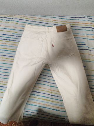 Pantalones de Levis blancos 