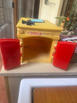 Set Giocattoli: Camioncini e Caserma