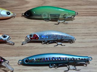 Señuelos de pesca variados