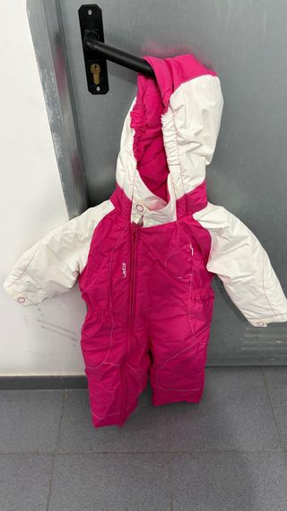Ropa de nieve niña.