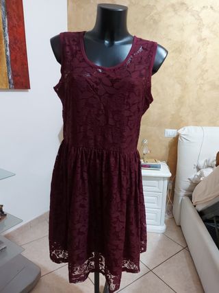 Vestito corto in pizzo bordeaux