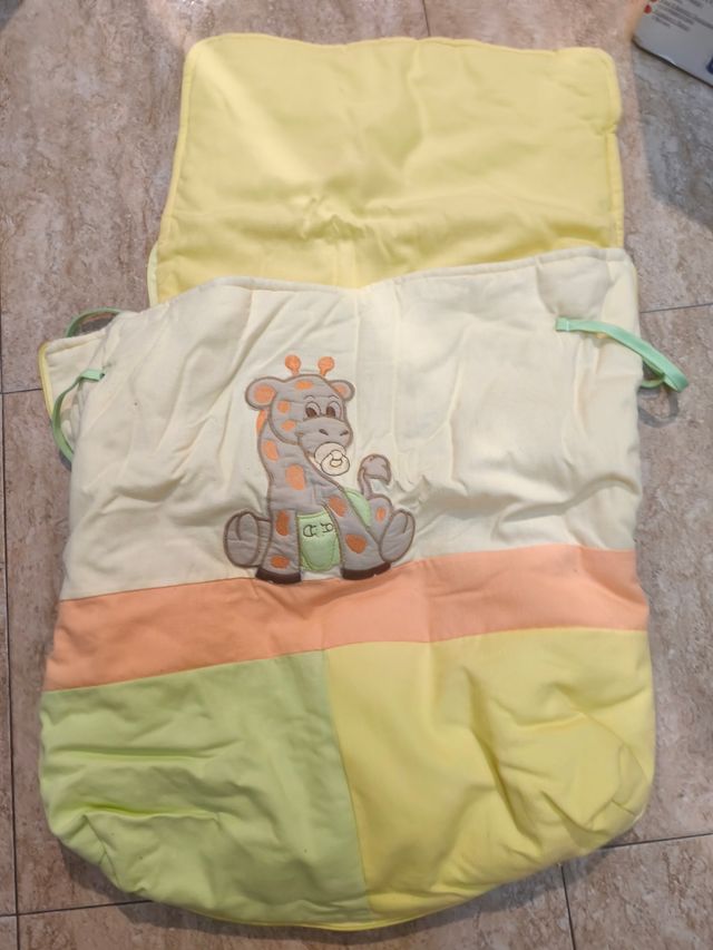 Saco acolchado bebé jirafa