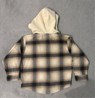 Camisa Zara com capuz - Tamanho 5 anos