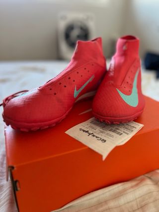 Botas de fútbol Nike Rosas, tallas 42,5