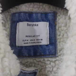 Cazadora vaquera Bershka forrada Talla M