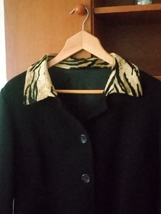 Chaqueta Vintage con Cuello y Puños Animal Print