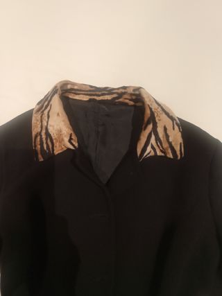 Chaqueta Vintage con Cuello y Puños Animal Print