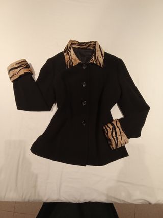 Chaqueta Vintage con Cuello y Puños Animal Print