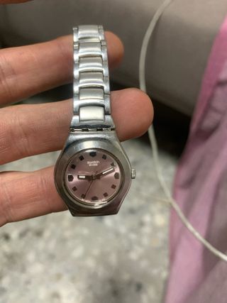 Reloj Swatch Irony V8 Rosa y Plateado