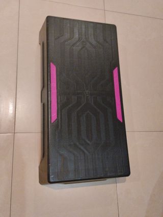 Banco de Step Negro con Detalles Rosas Domyos.