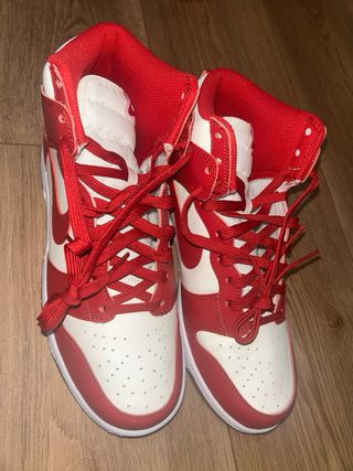 Nike Dunk High Rojo y Blanco