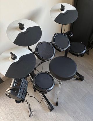 Batería Electrónica Alesis Debut Kit