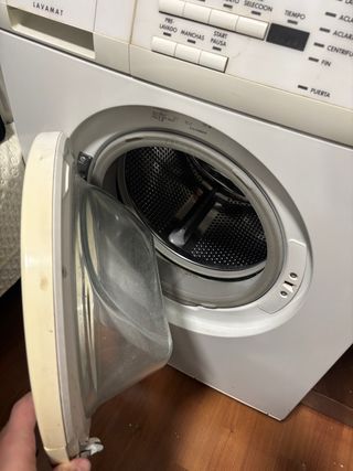 Lavadora blanca
AEG lavamat 60800