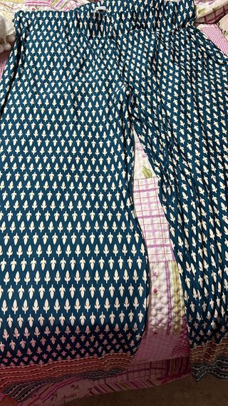 Pantalón estampado azul elástico