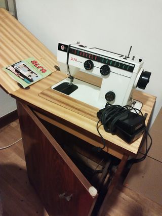 Máquina de coser Alfa