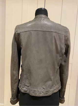 Cazadora de cuero de Maje gris
