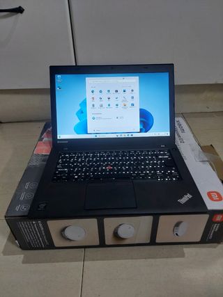 Ordenador Portátil  Lenovo ThinkPad i5 .