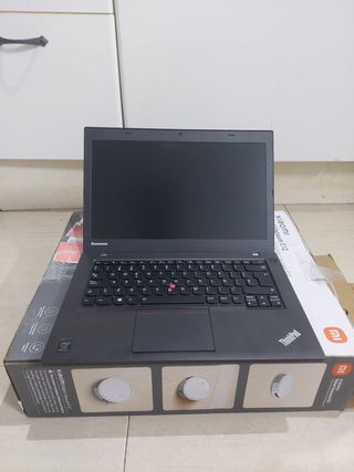 Ordenador Portátil  Lenovo ThinkPad i5 .