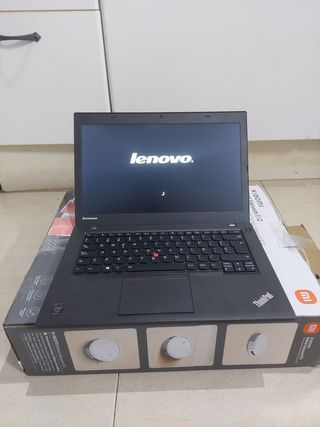 Ordenador Portátil  Lenovo ThinkPad i5 .
