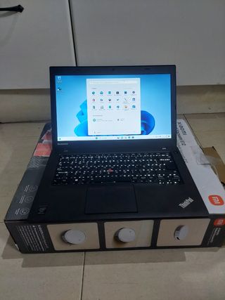 Ordenador Portátil  Lenovo ThinkPad i5 .