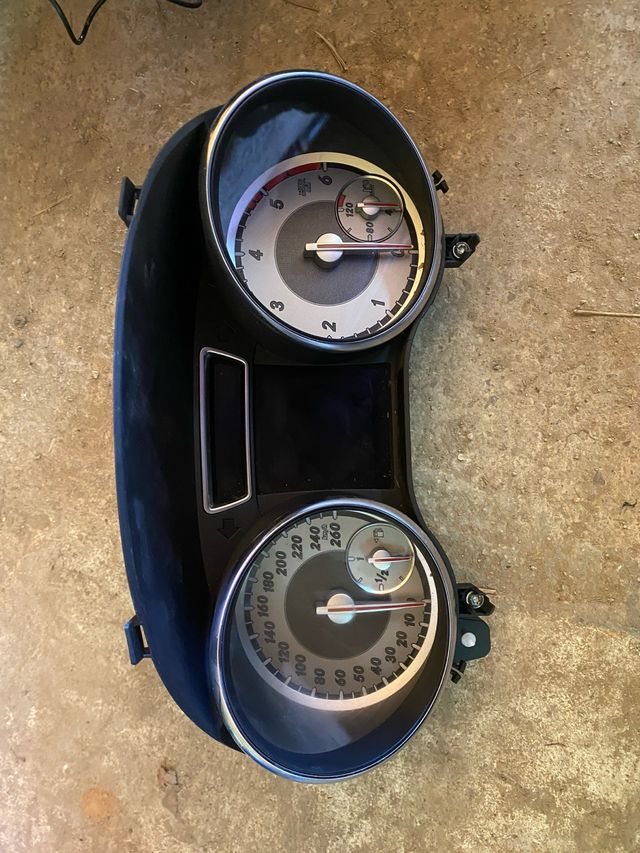 Cuadro de instrumentos Mercedes GLA 2.2 2015