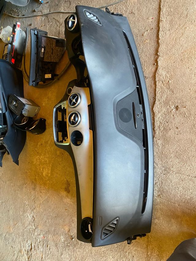 Salpicadero Mercedes GLA 2015