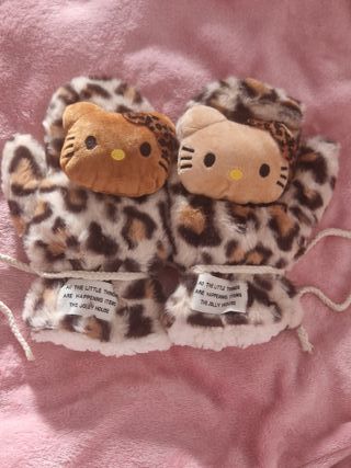 Luvas Hello Kitty Pelúcia Estampado Leopardo
