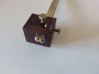 ANTIGUO GRAMIL DE CARPINTERO 
