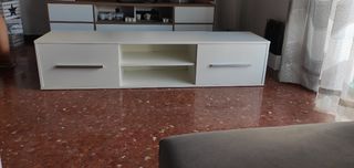 Mueble TV Blanco.
Se vende montado.