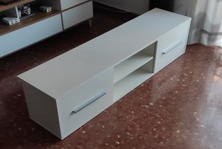 Mueble TV Blanco.
Se vende montado.