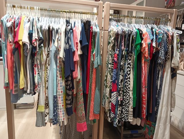 Restos de tienda: camisones, pijamas Sra. Y Cro...