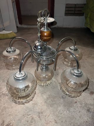 Lámparas antiguas de cristal y metal