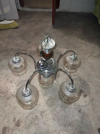 Lámparas antiguas de cristal y metal