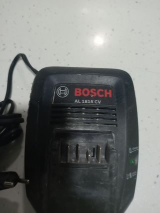 Cargador Bosch AL 1815 CV