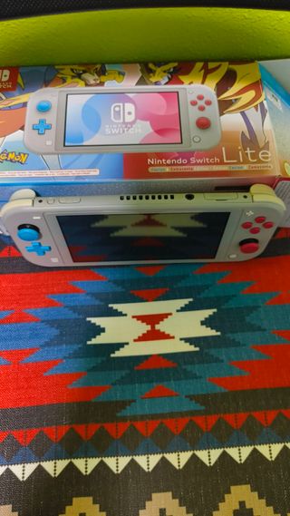 Nintendo Switch Lite Edición Pokémon