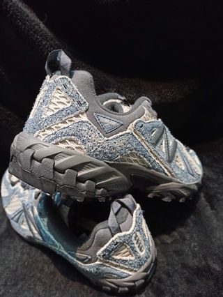 New Balance 610 V1 