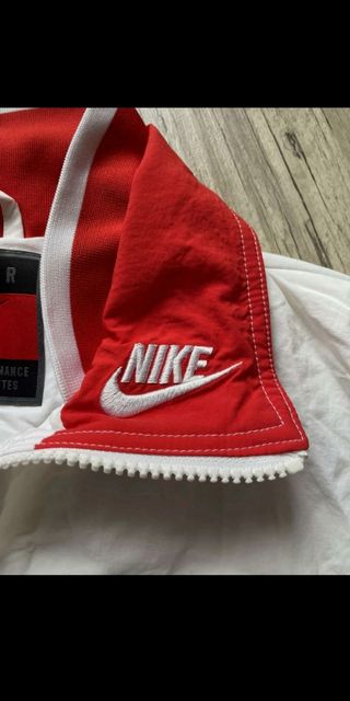 Chaqueta Nike Liverpool FC Roja y Blanca