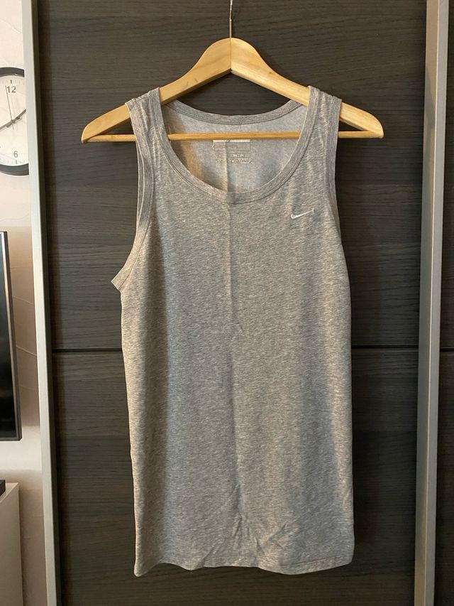 Camiseta Nike Gris Talla M