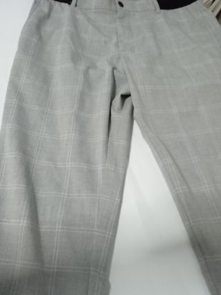 Pantalón de cuadros gris Zara