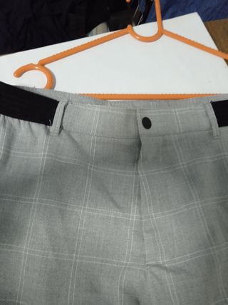 Pantalón de cuadros gris Zara