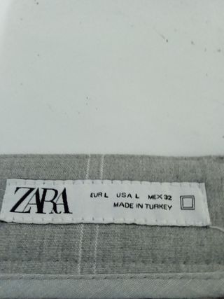 Pantalón de cuadros gris Zara