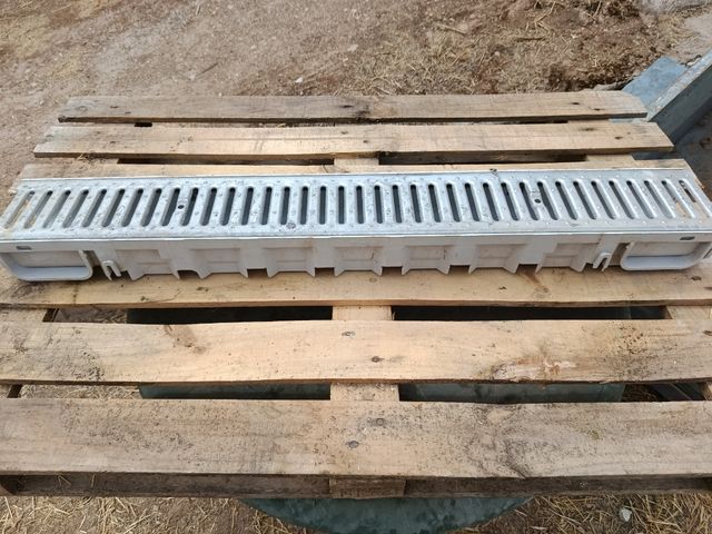 13 Canaletas de desagüe metálicas NUEVAS