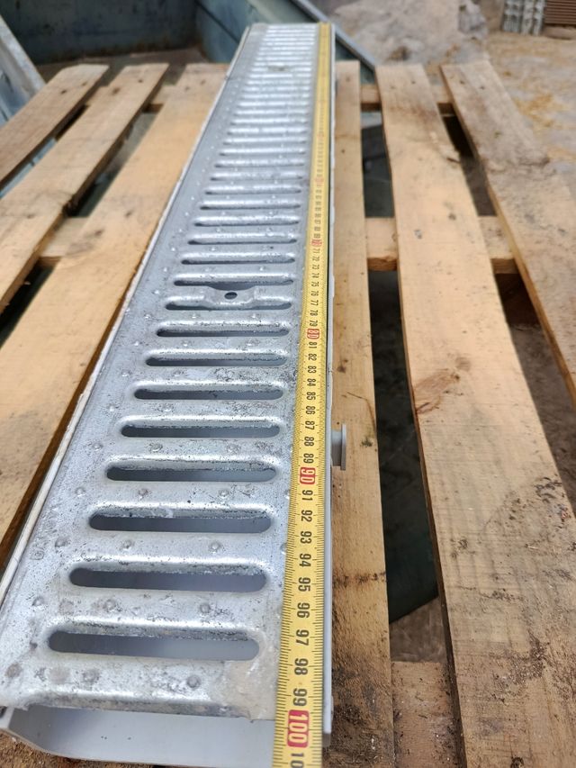 13 Canaletas de desagüe metálicas NUEVAS