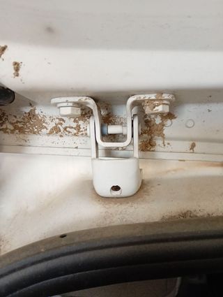 BISAGRA IZQUIERDA PORTON PEUGEOT 208
