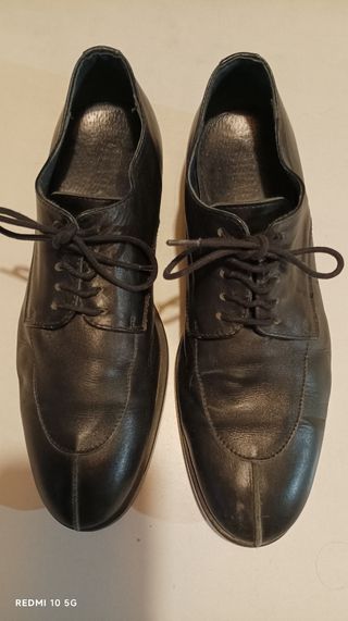 Sapatos em pele preto, tamanho 41