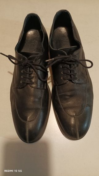 Sapatos em pele preto, tamanho 41
