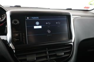 Peugeot 208 1.2 PureTech Signature