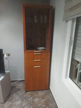 Mueble de comedor vitrina y cajones