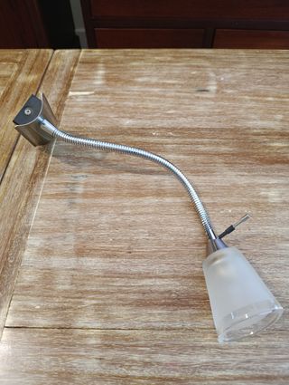 Lámpara de cabecero flexible plateada
